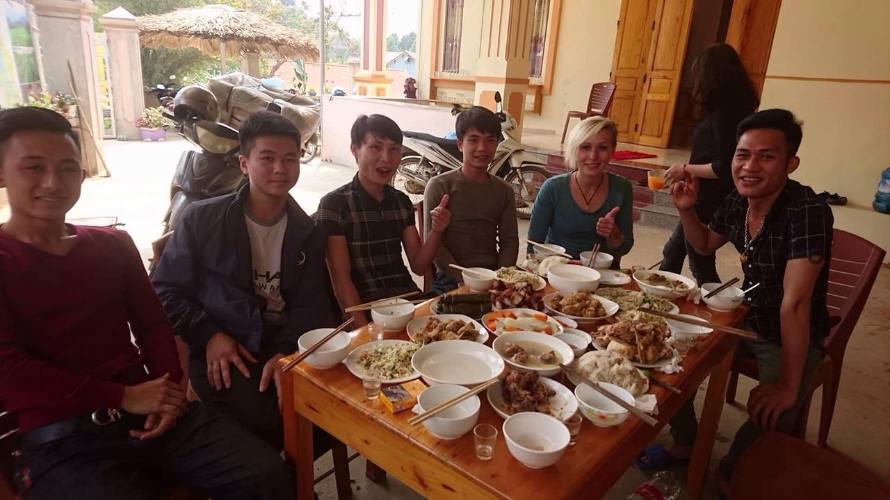 Thac Ba Family Homestay Ho To Exterior photo